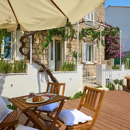 Hedera Estate Hedera A8