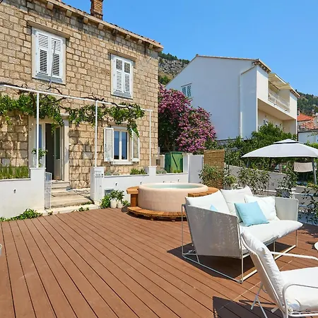 Hedera Estate Hedera A8