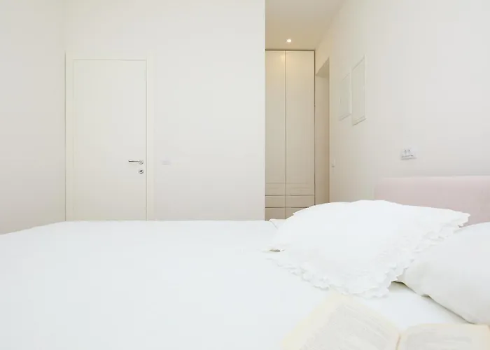 Hedera Estate Hedera A8 *