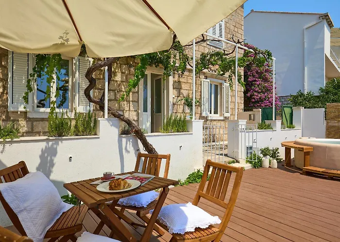 Hedera Estate Hedera A8