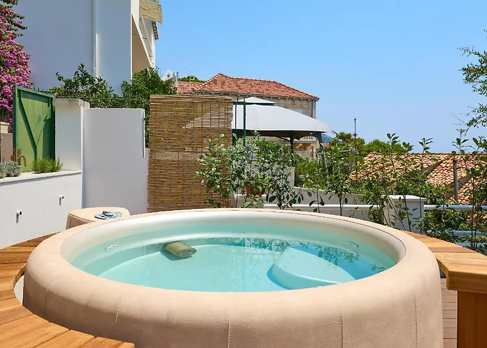 Hedera Estate Hedera A8