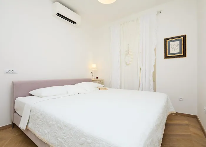 Hedera Estate Hedera A8 Apartment